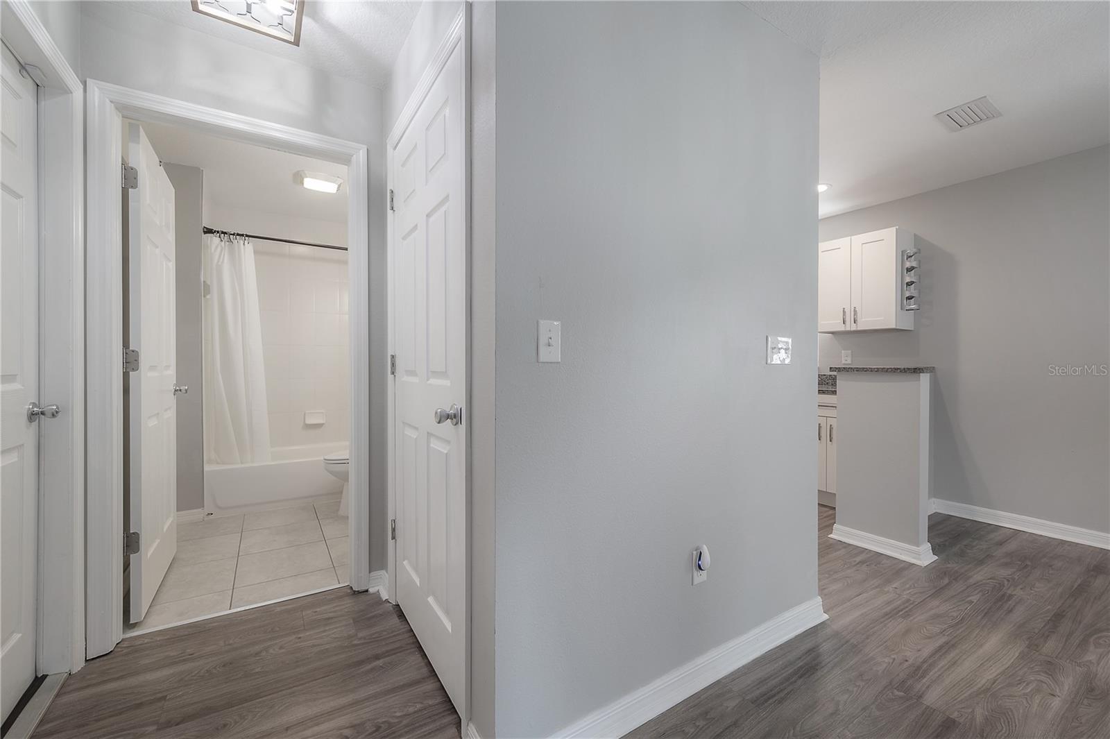 SHADY GROVE TWNHMS - Residential Lease