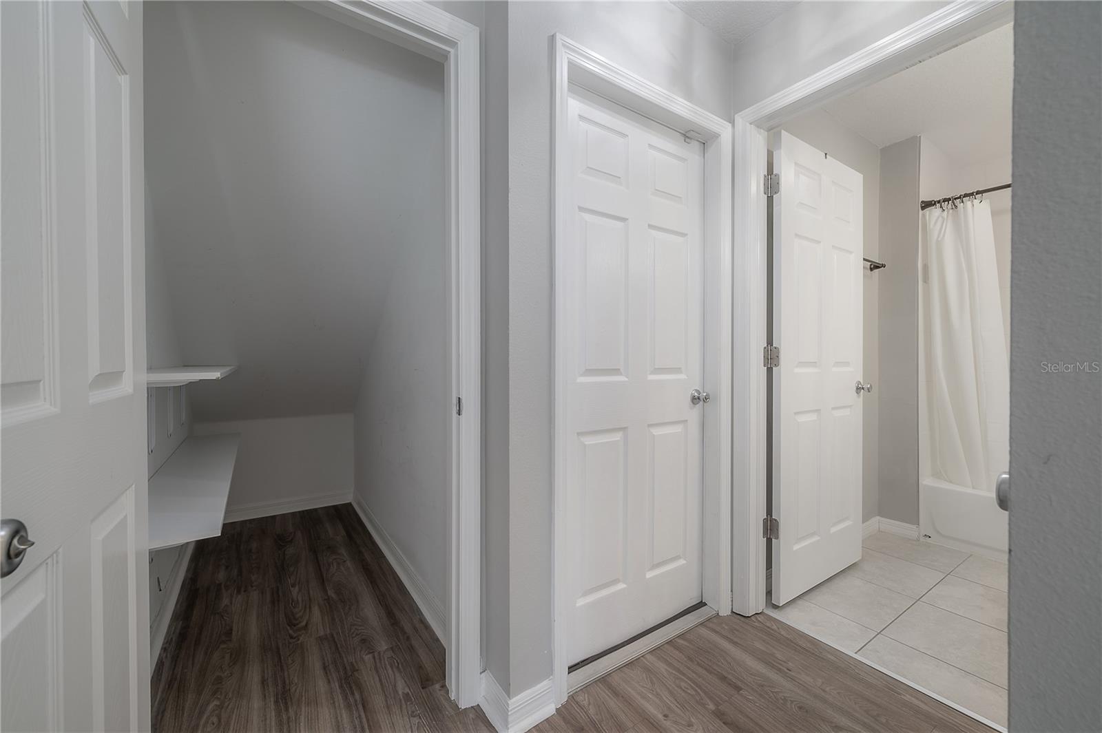 SHADY GROVE TWNHMS - Residential Lease