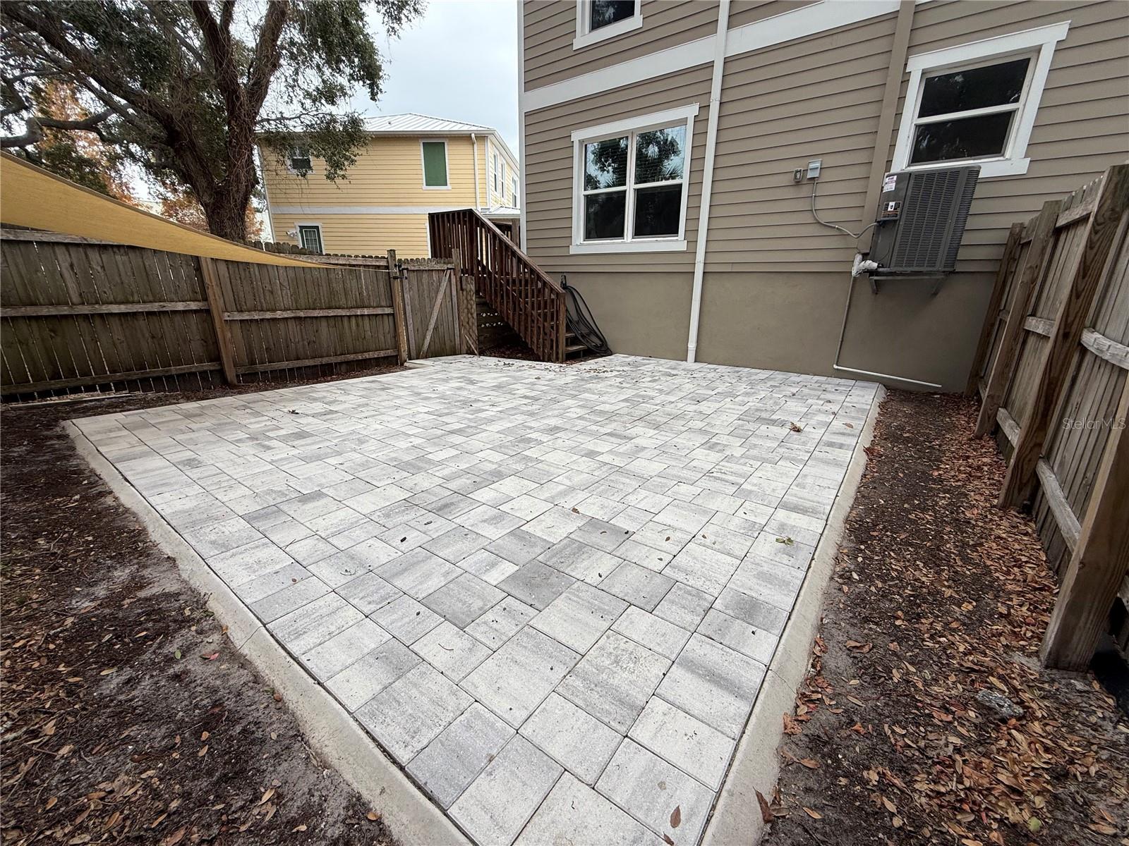 SHADY GROVE TWNHMS - Residential Lease