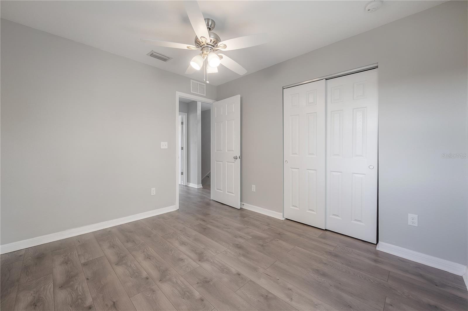 SHADY GROVE TWNHMS - Residential Lease