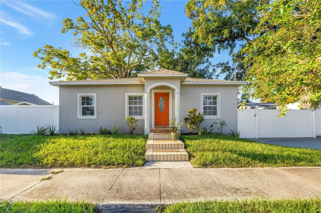 Photo of 2906 W Main Street, Tampa, FL 33607 (MLS # TB8547056)