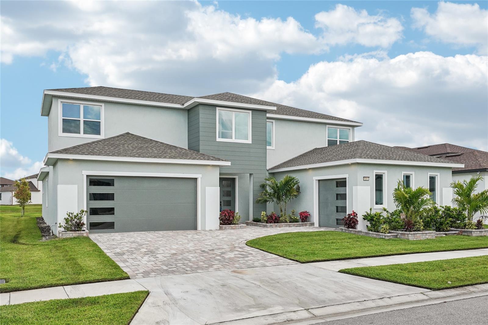 9201 SANDERS TREE LOOP