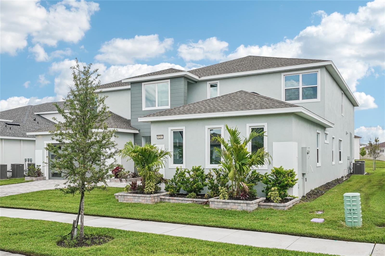 9201 SANDERS TREE LOOP