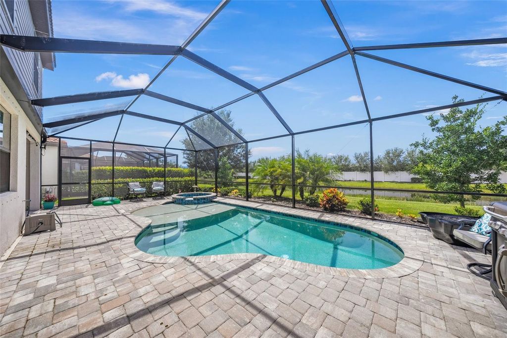 Photo of 19369 Nearpoint Drive, Venice, FL 34292 (MLS # A4657327)