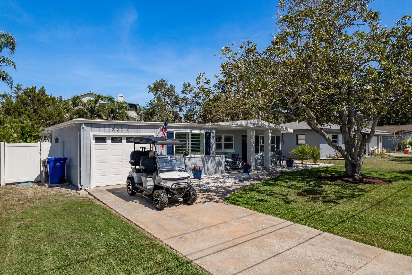 2271 CAROLYN DRIVE