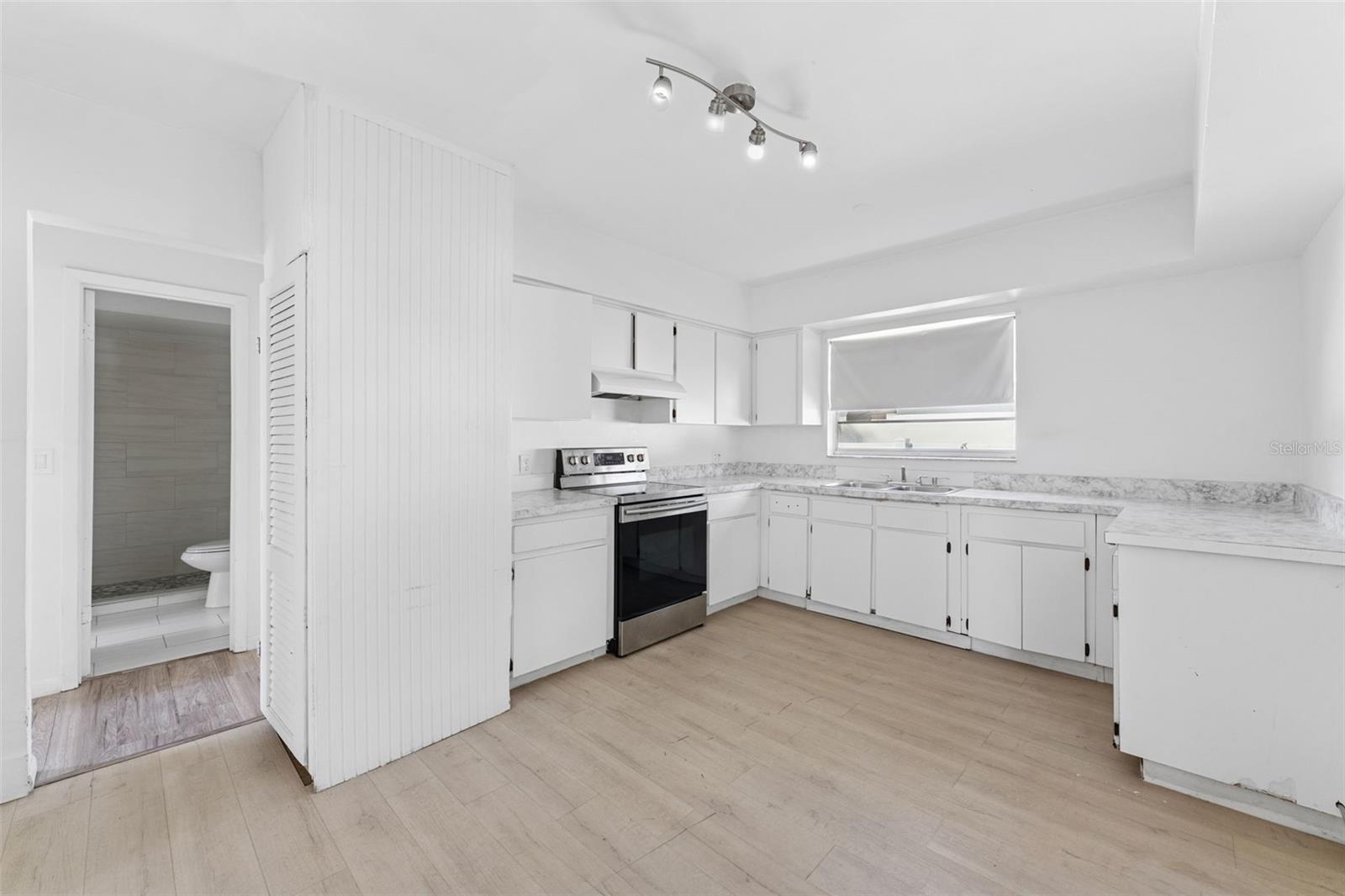 DREWS JOHN H 1ST EXT - Residential