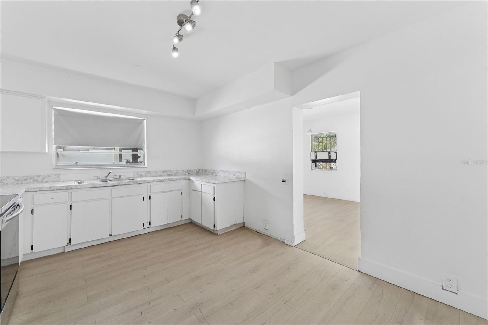 DREWS JOHN H 1ST EXT - Residential