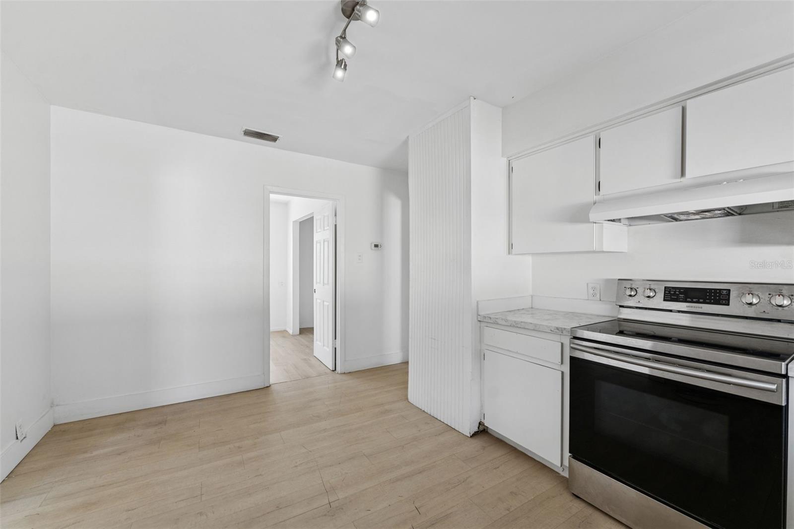 DREWS JOHN H 1ST EXT - Residential