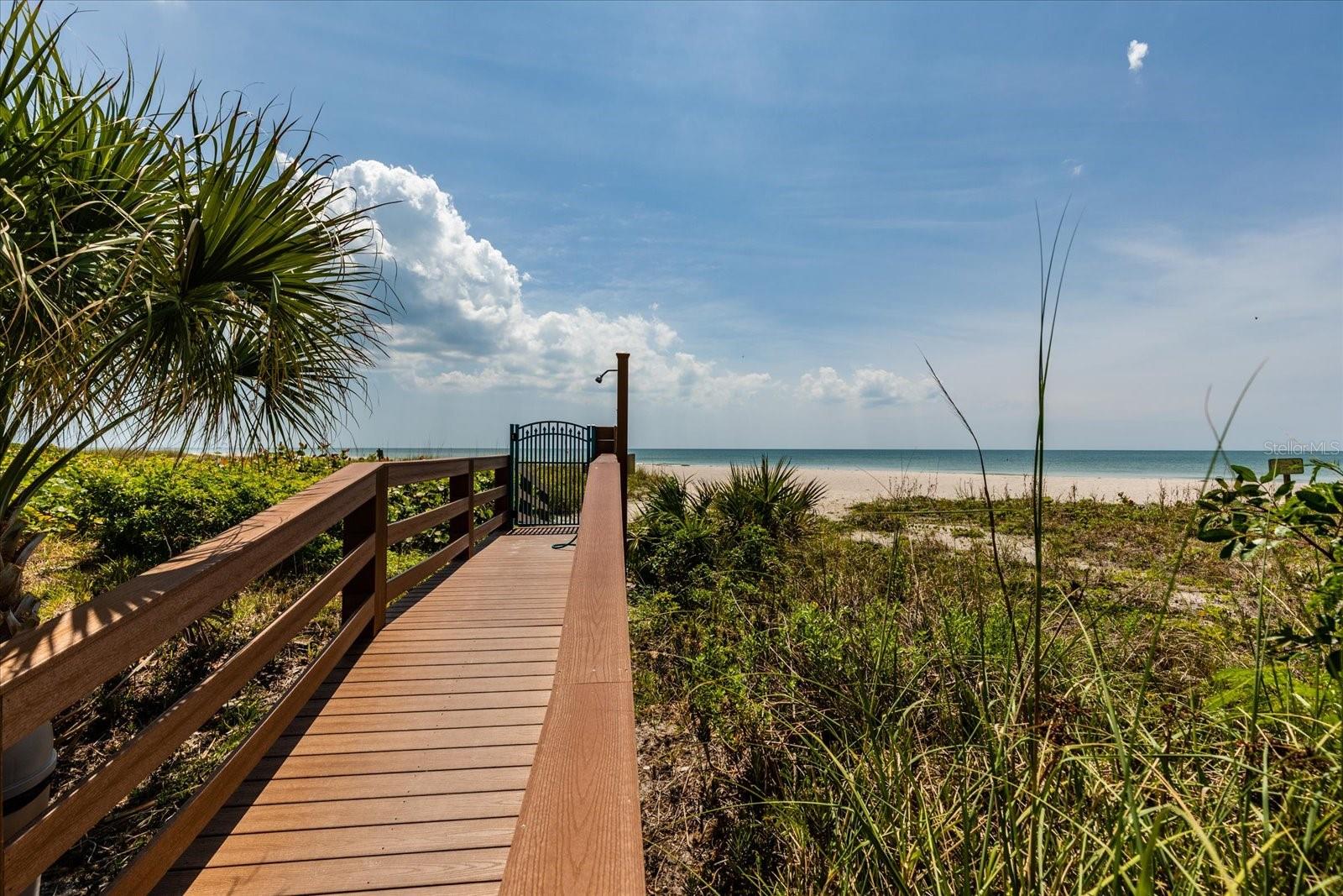 ULTIMAR THREE CONDO - Residential