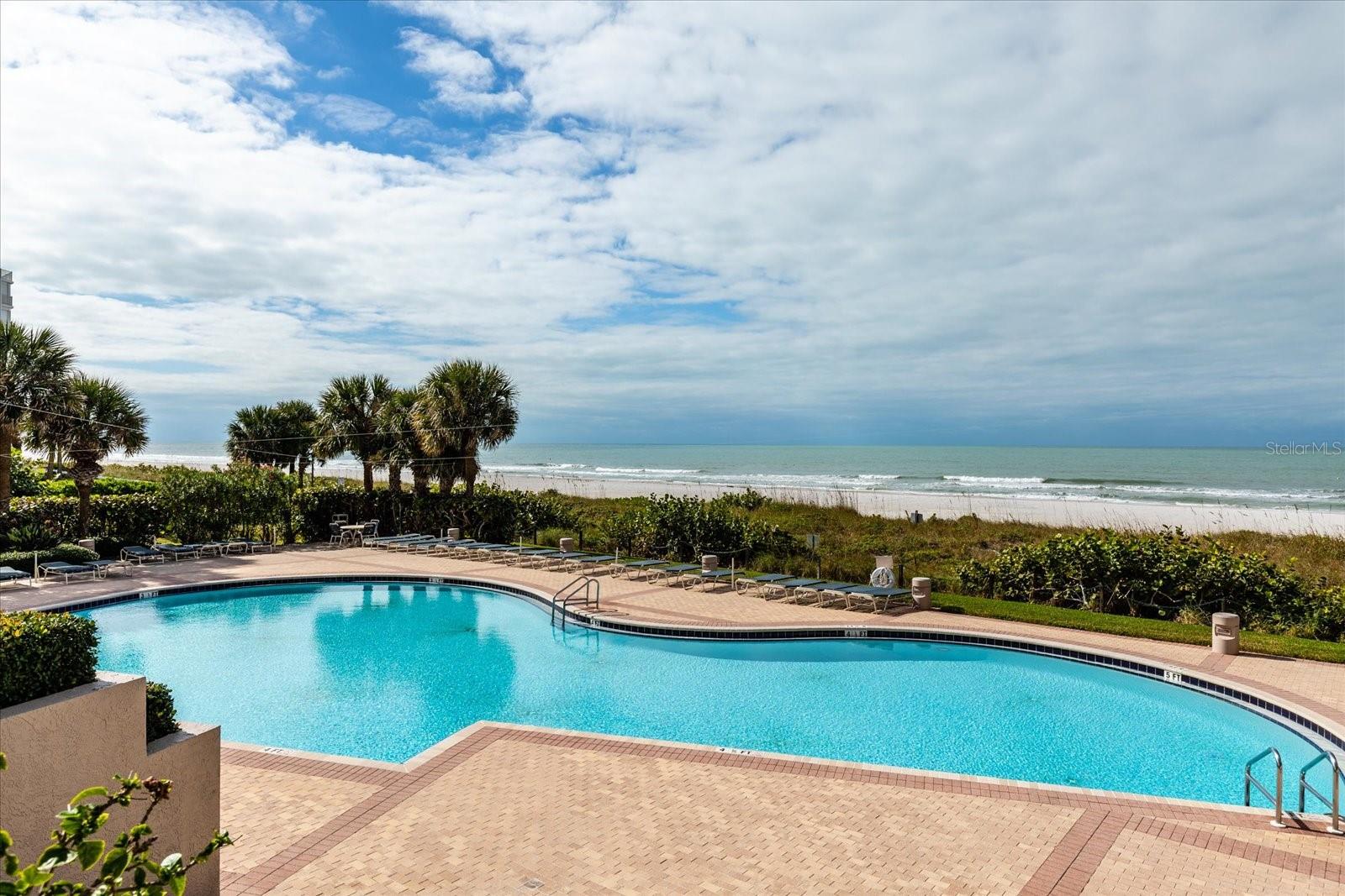 ULTIMAR THREE CONDO - Residential