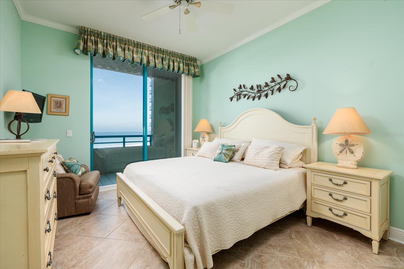 ULTIMAR THREE CONDO - Residential