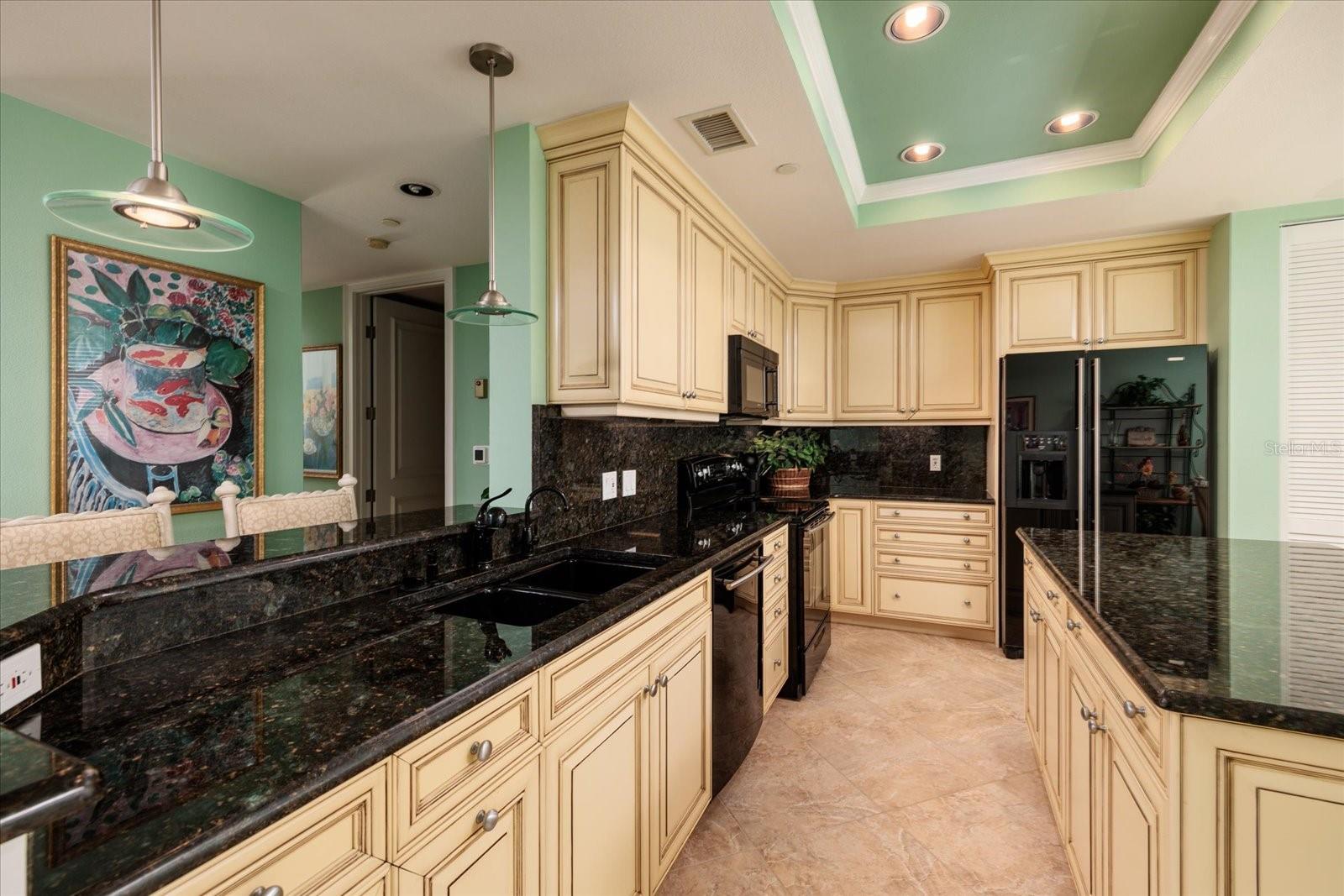 ULTIMAR THREE CONDO - Residential