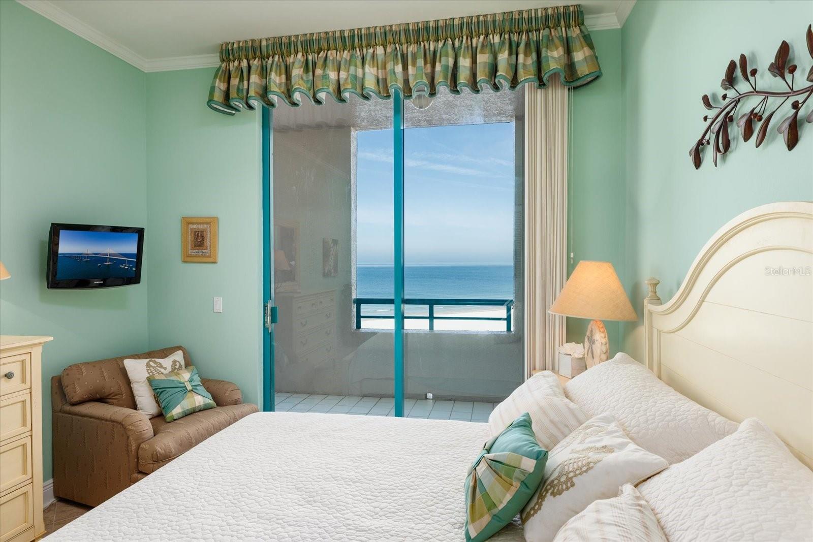 ULTIMAR THREE CONDO - Residential