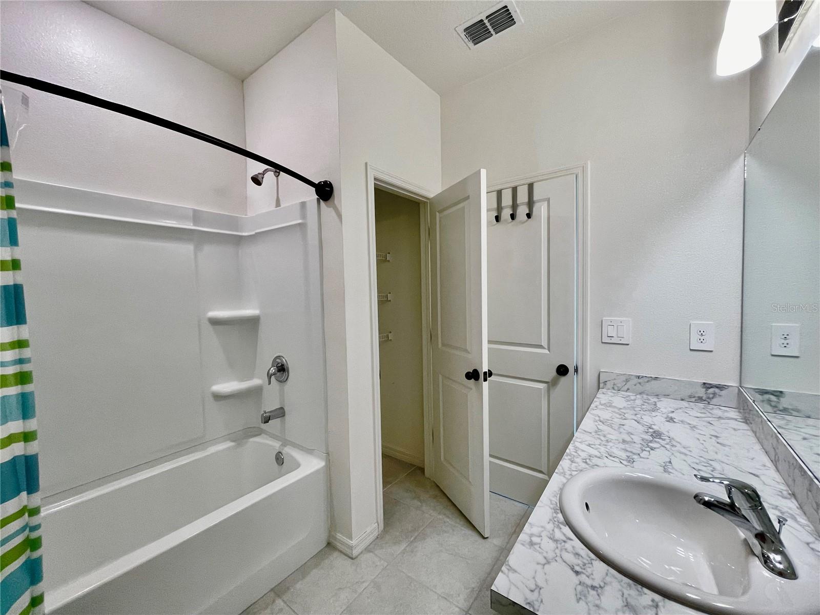 AVAUNCE - Residential Lease