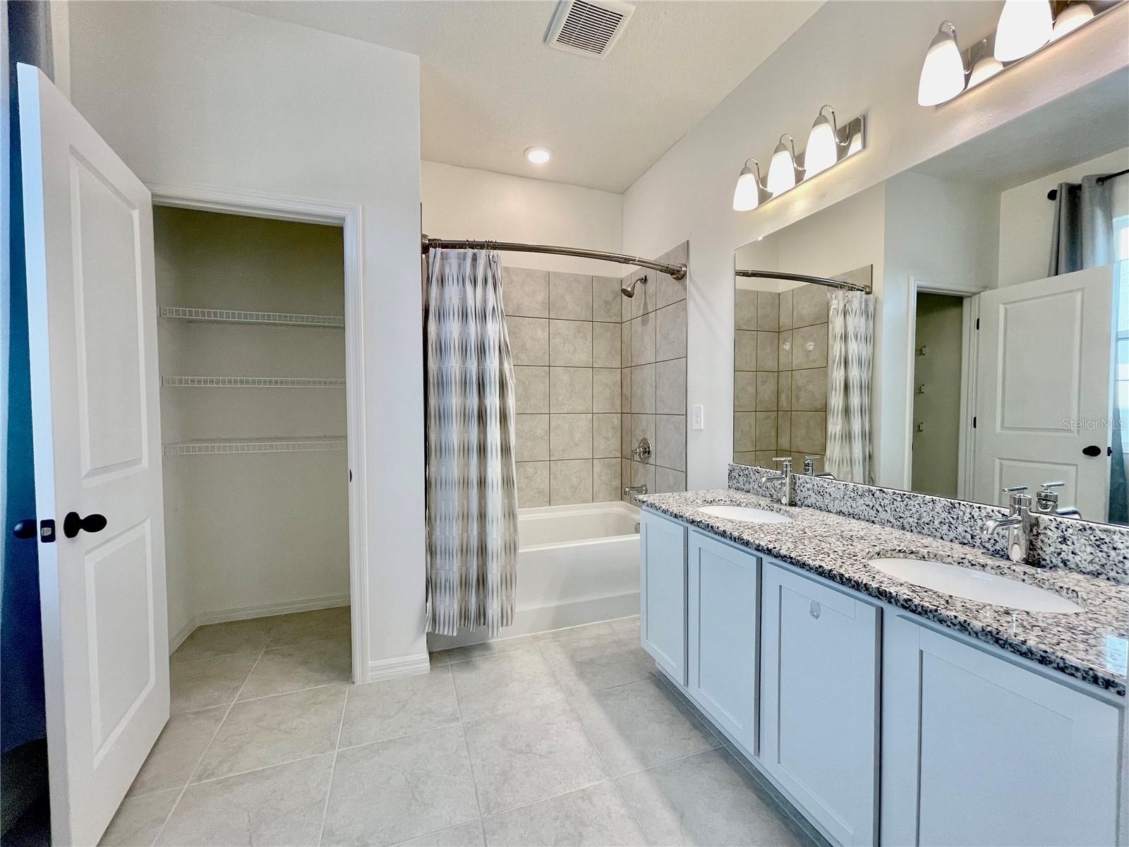 AVAUNCE - Residential Lease