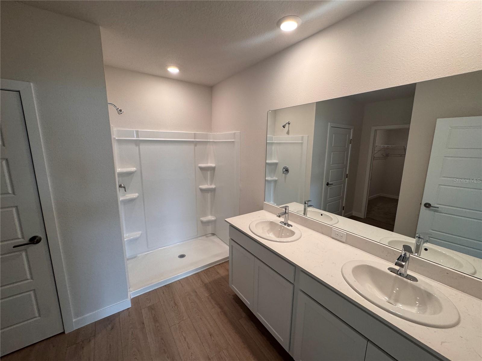 STAR FARMS AT LAKEWOOD RANCH - Residential