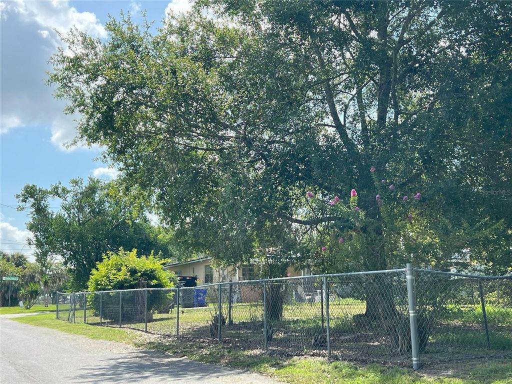 Photo of 510 Pickens Street, Lakeland, FL 33805 (MLS # TB8408203)