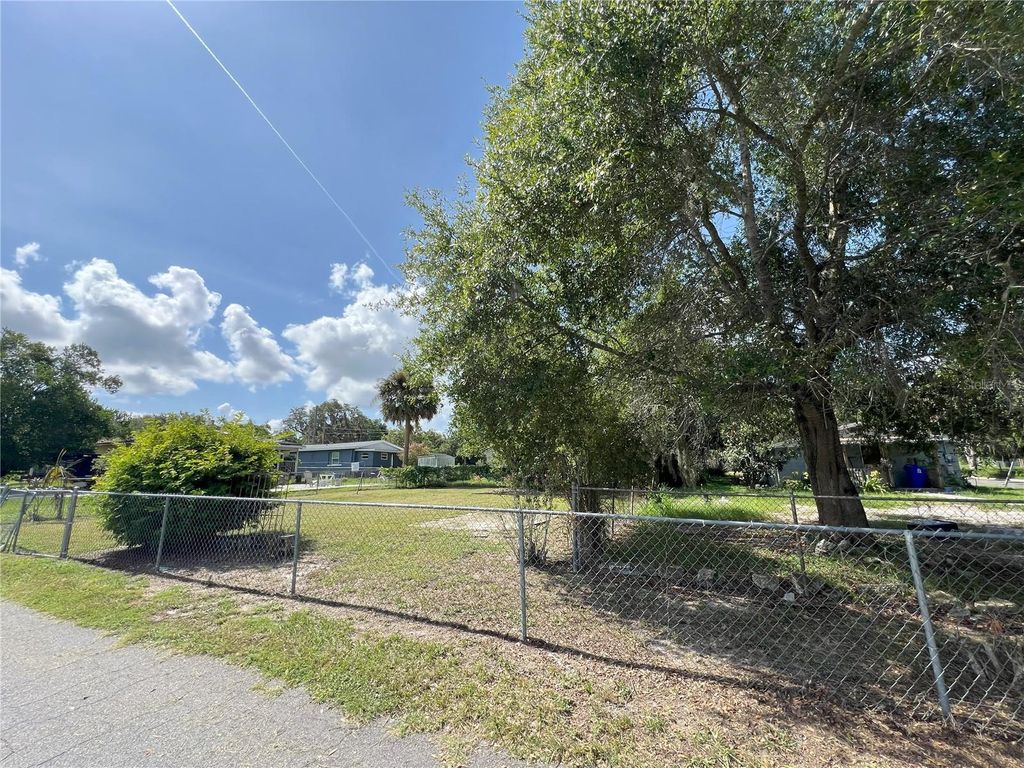 Photo of 510 Pickens Street, Lakeland, FL 33805 (MLS # TB8408203)