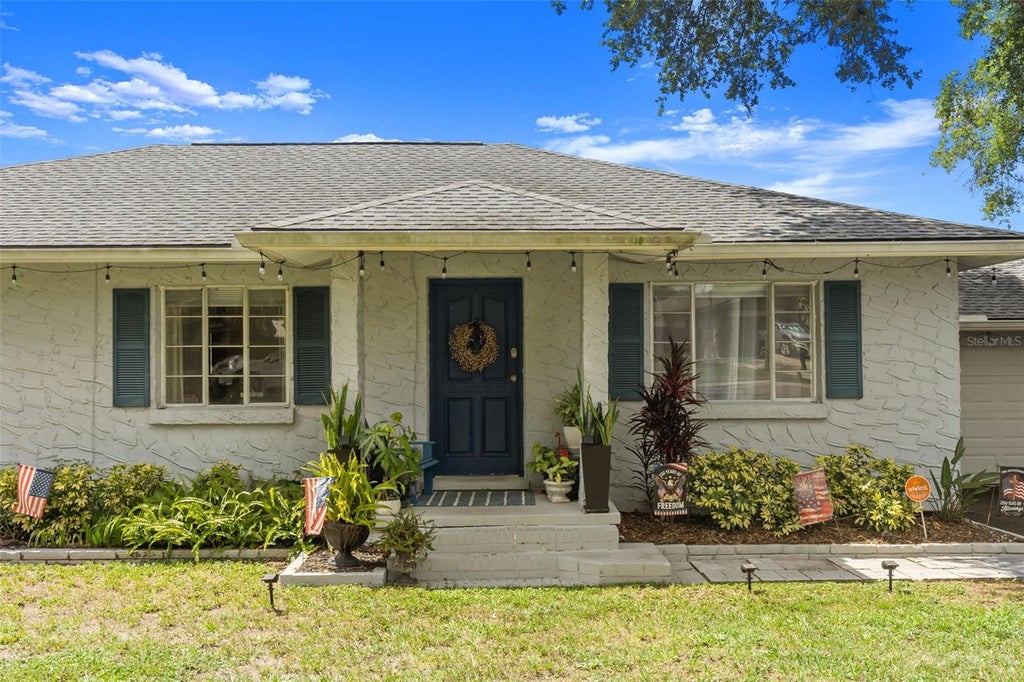 Photo of 920 Alicia Avenue, Tampa, FL 33604 (MLS # TB8515733)