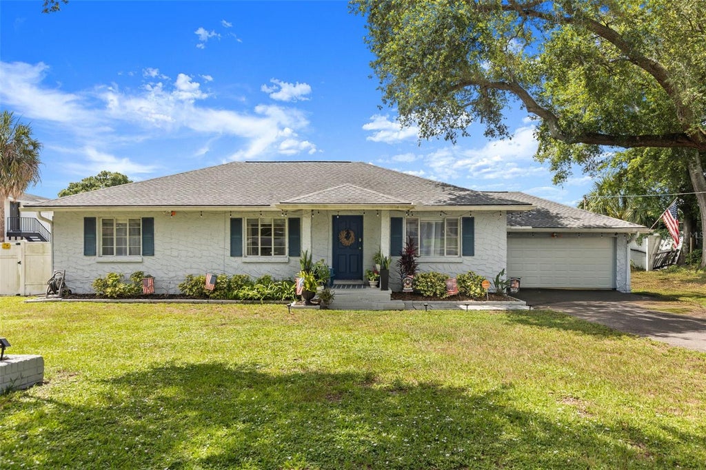 Photo of 920 Alicia Avenue, Tampa, FL 33604 (MLS # TB8515733)