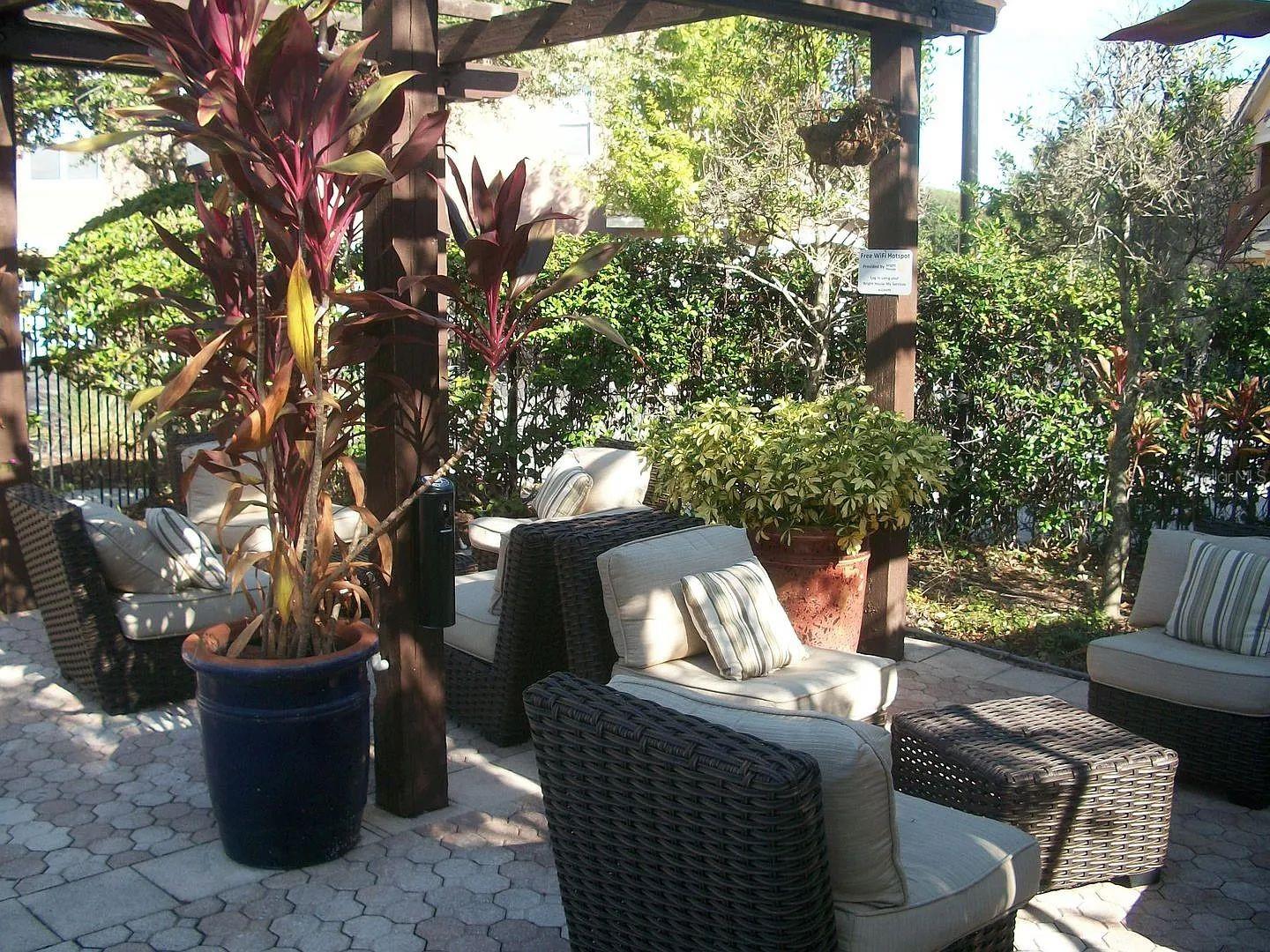 MIRABELLA - Residential Lease