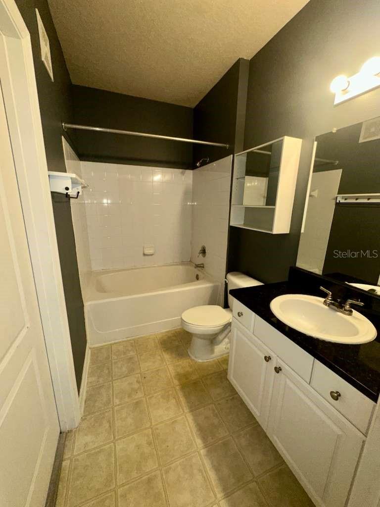 MIRABELLA - Residential Lease