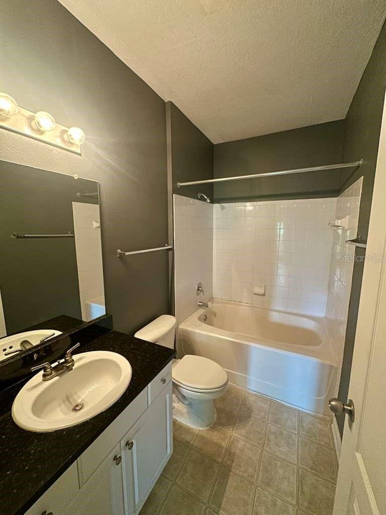 MIRABELLA - Residential Lease