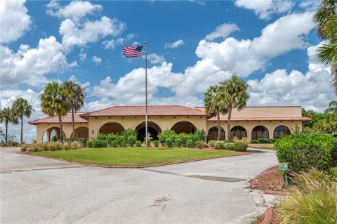 A home in LAKE WALES