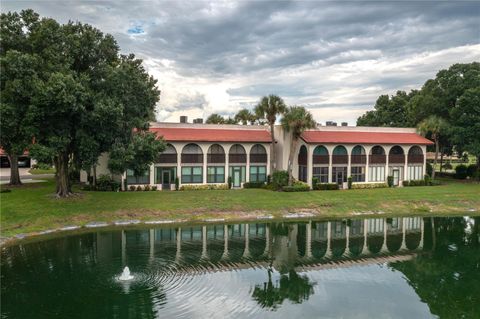 A home in LAKE WALES