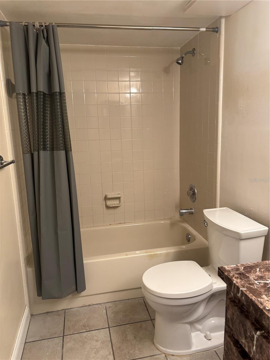 LEMON TREE CONDO SEC 06 CANYON - Residential