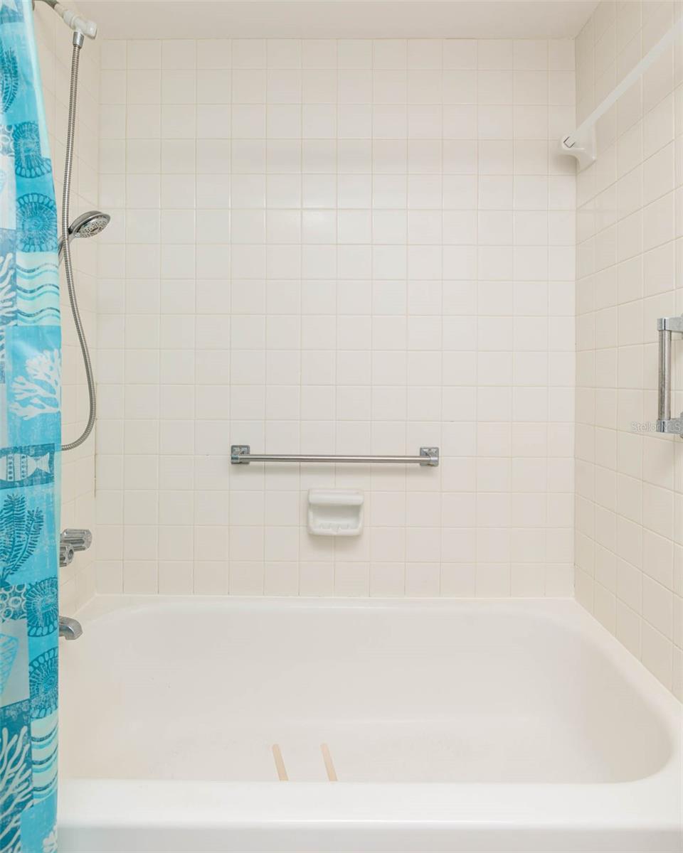 WINSTON PARK NORTHEAST - Residential