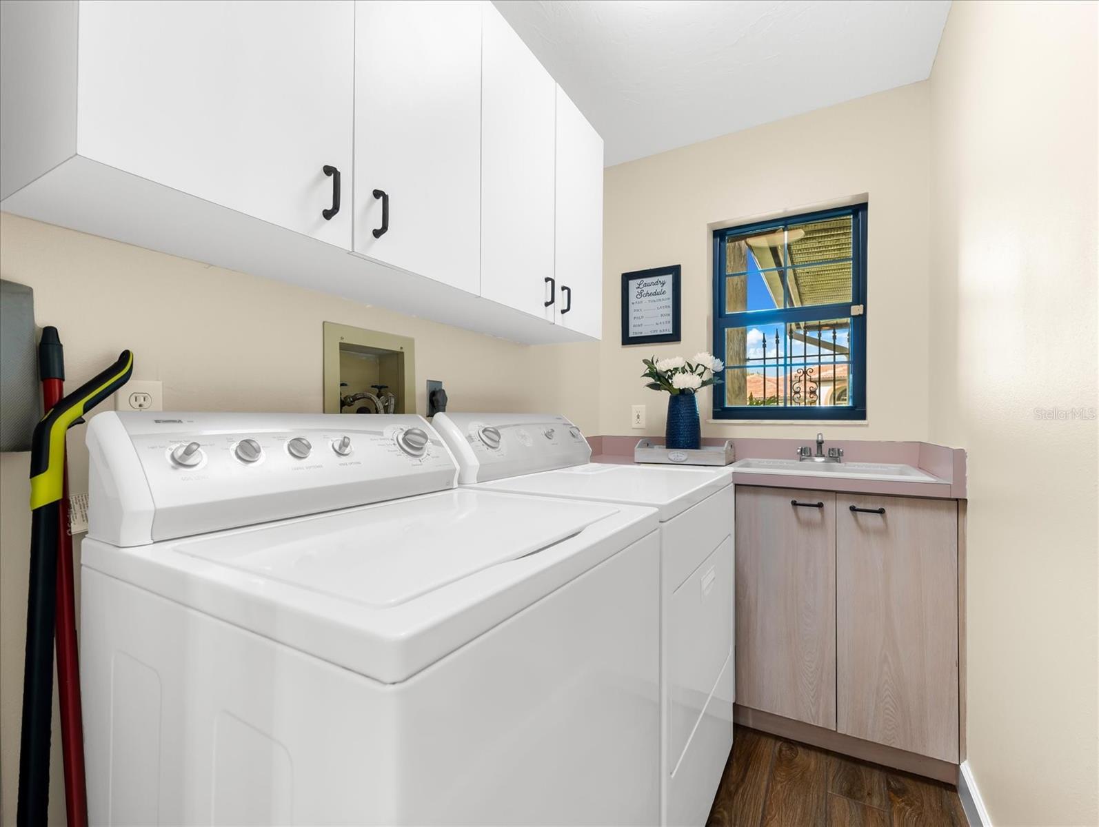 COVE POINTE - Residential