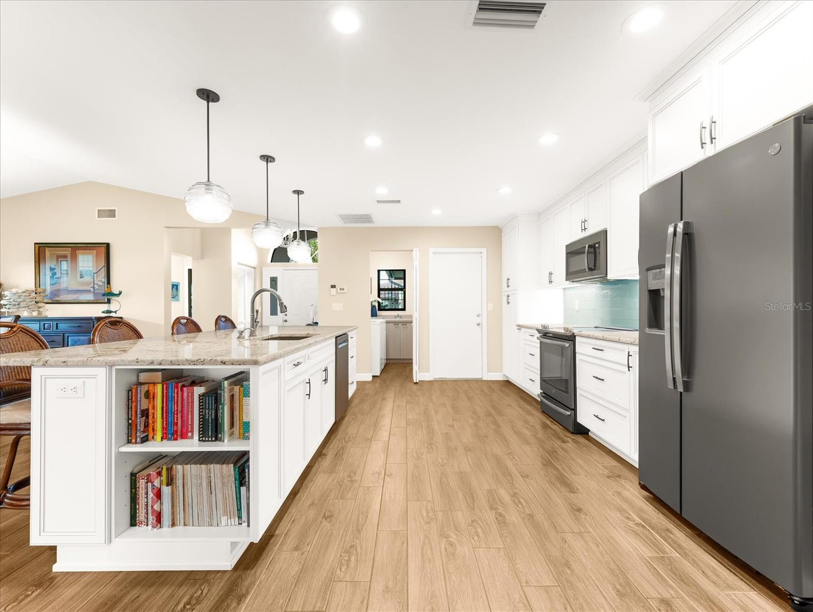 COVE POINTE - Residential