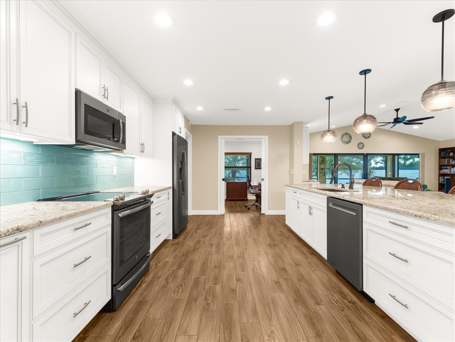 COVE POINTE - Residential