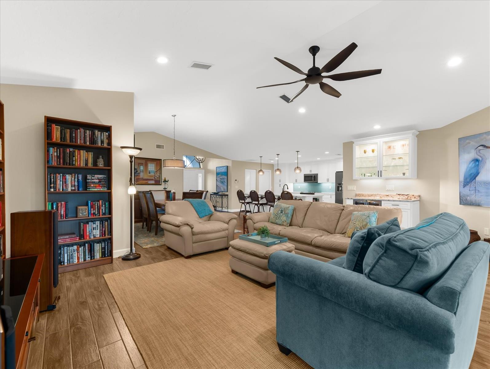 COVE POINTE - Residential