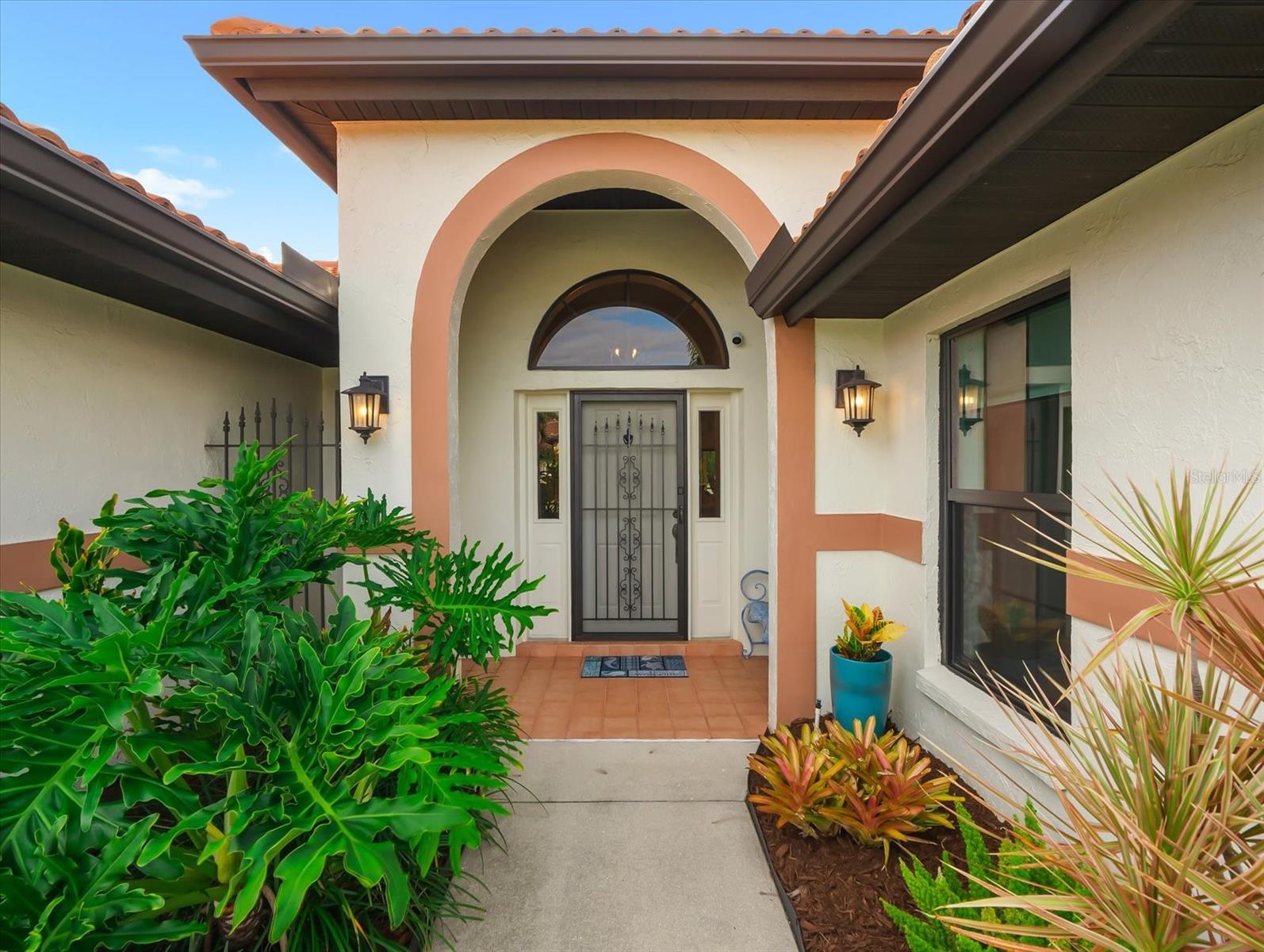 1905 TRADEWINDS CIRCLE