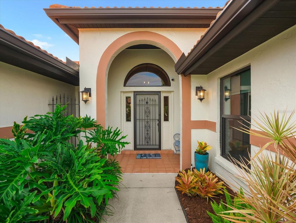 Venice Florida Homes for Sale 400k to 500k 61 Photo of 1905 Tradewinds Circle, Venice, FL 34293 (MLS # N6140982)