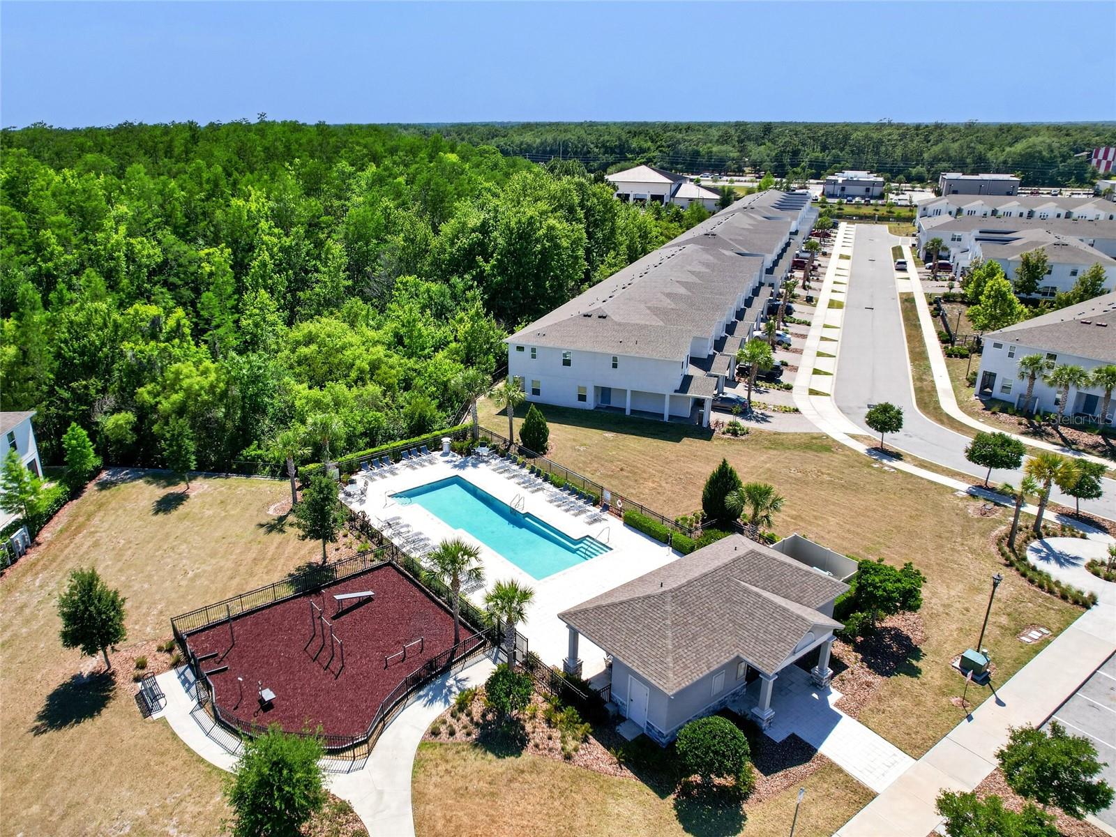 BELLA PARC TWNHMS - Residential