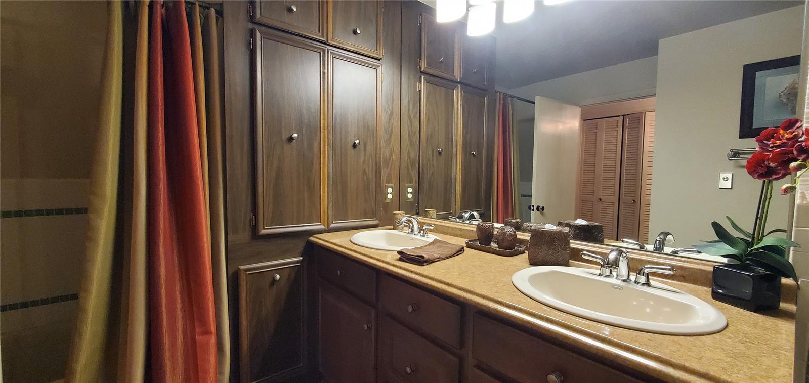 Venezia Unit 01 - Residential