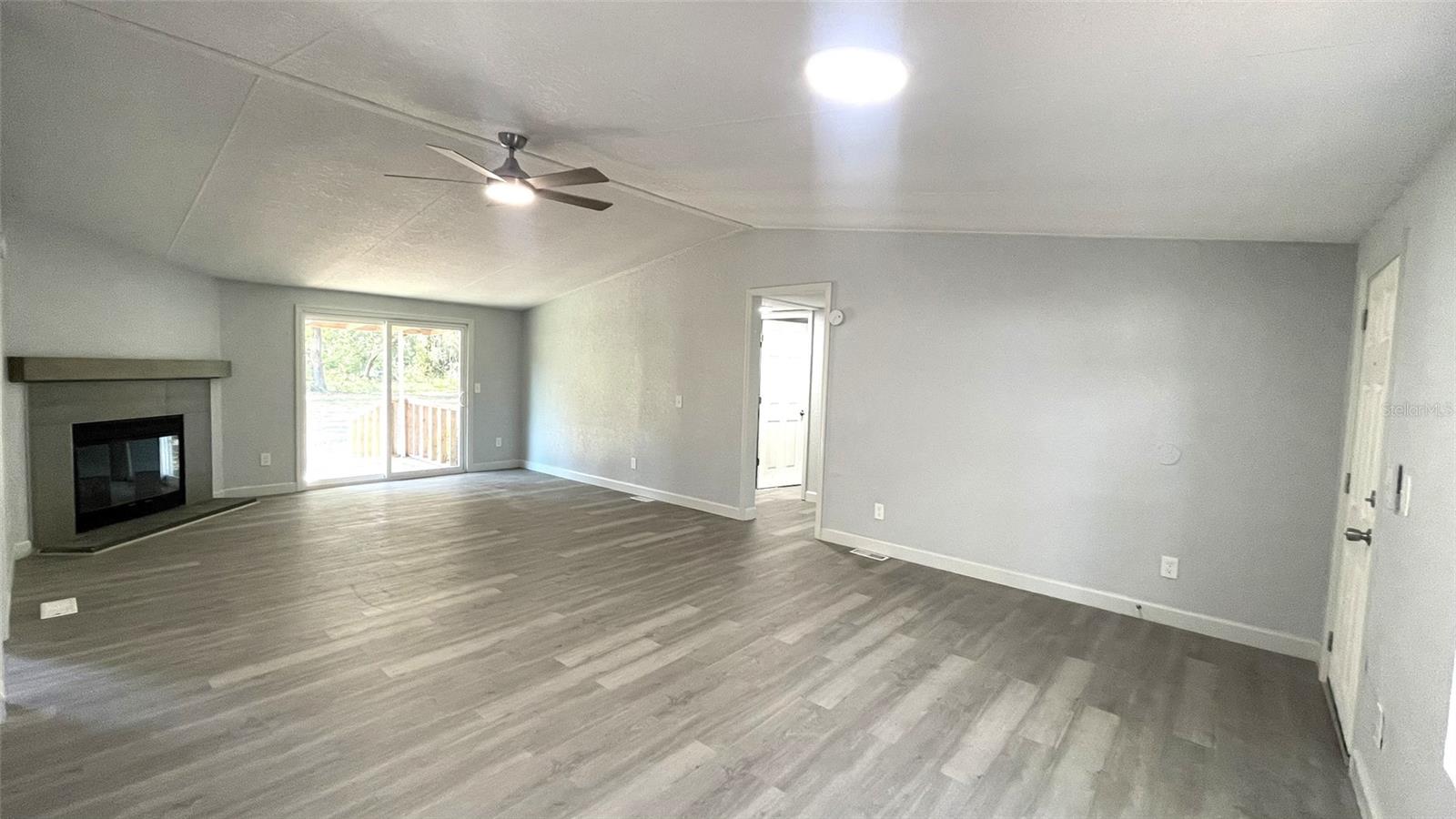 03-12-14 0001.00 ACRES TRACT IN SE1/4 OF NE1/4 OR - Residential