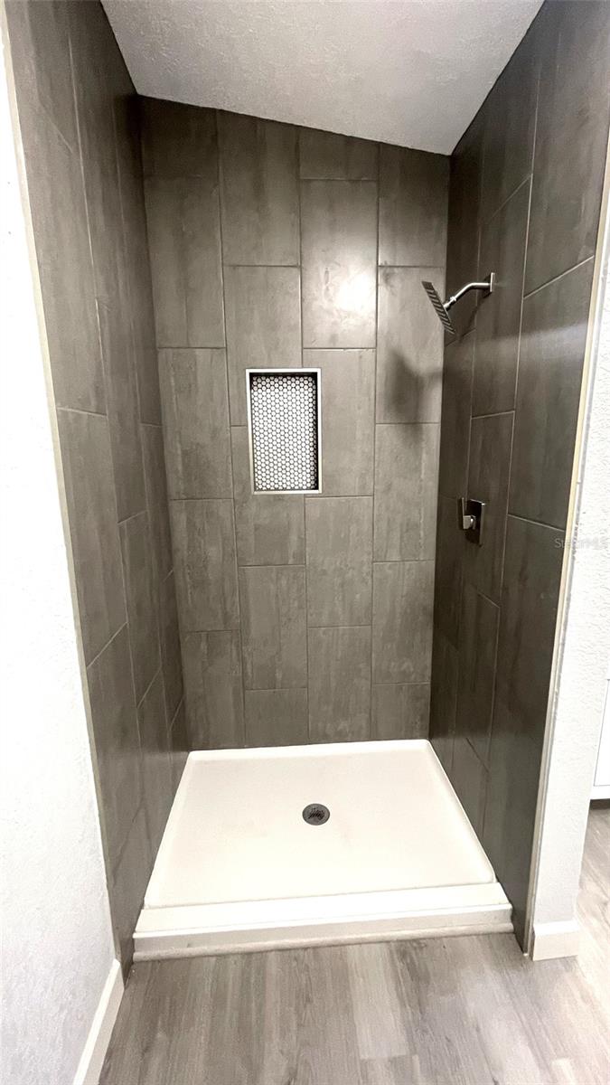 03-12-14 0001.00 ACRES TRACT IN SE1/4 OF NE1/4 OR - Residential