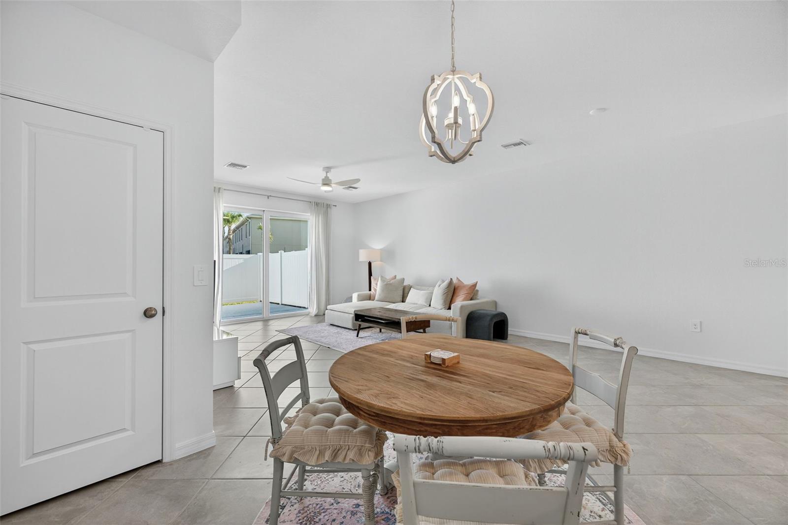 TUCKERS COVE - Residential