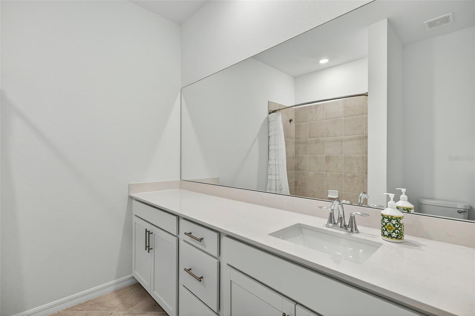 TUCKERS COVE - Residential
