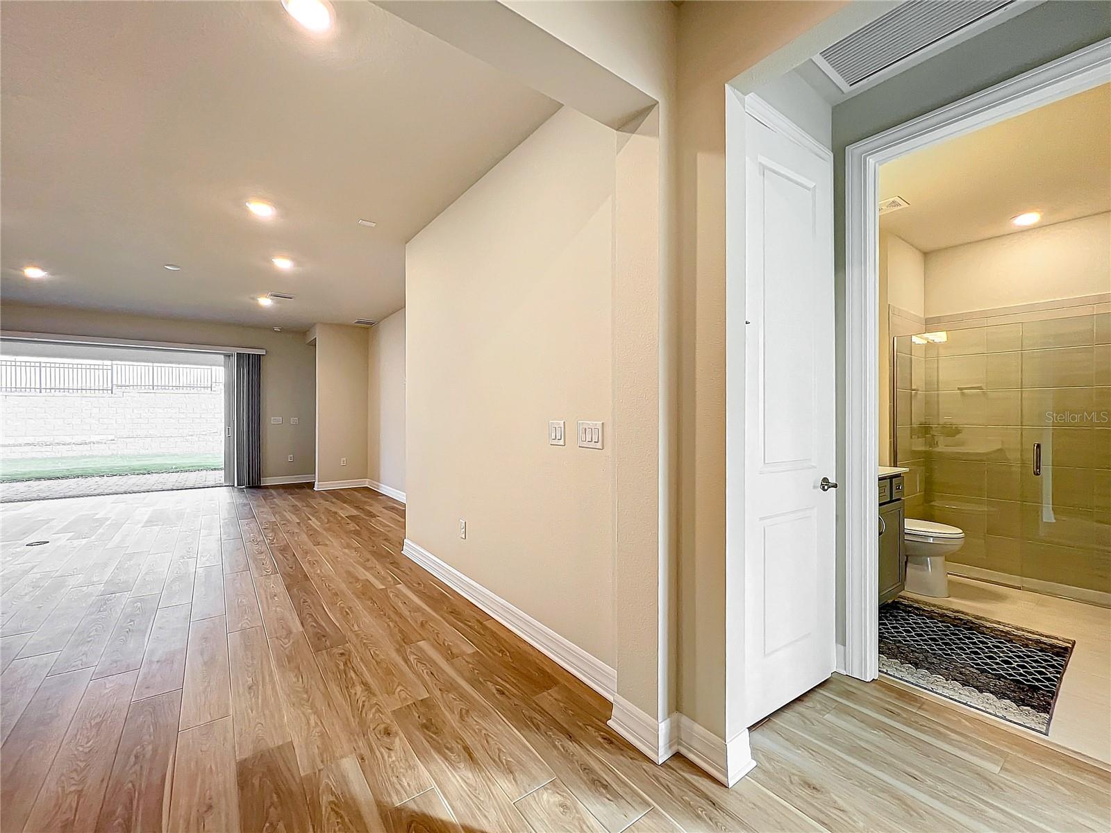 ESTS/LAKEVIEW PRESERVE - Residential Lease