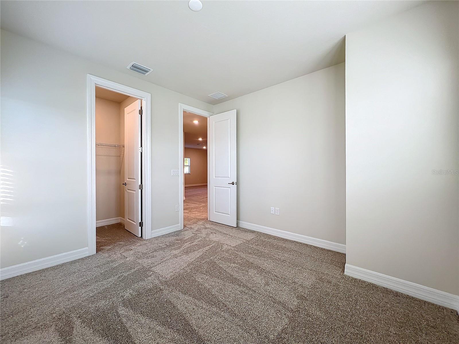 ESTS/LAKEVIEW PRESERVE - Residential Lease