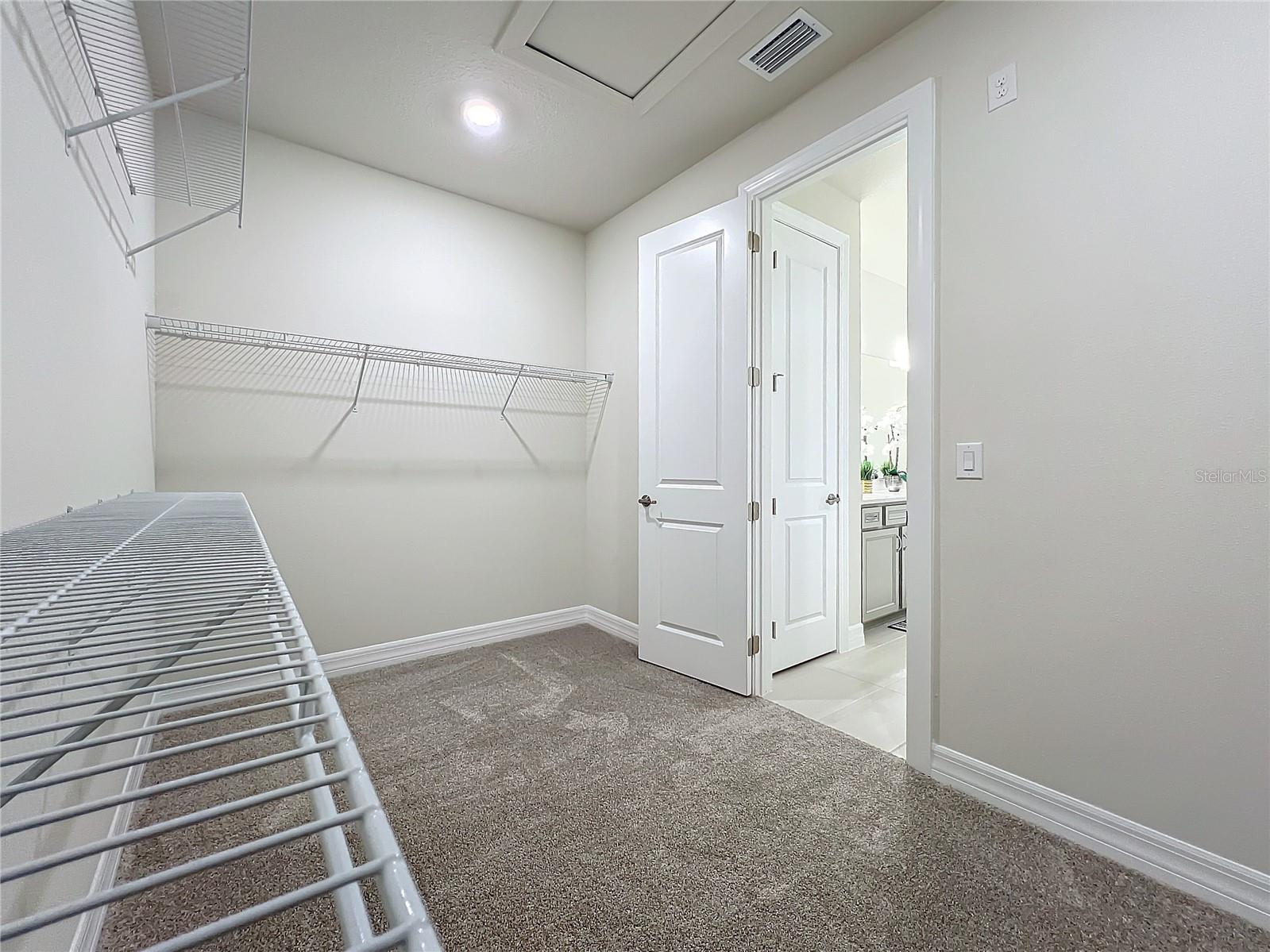 ESTS/LAKEVIEW PRESERVE - Residential Lease