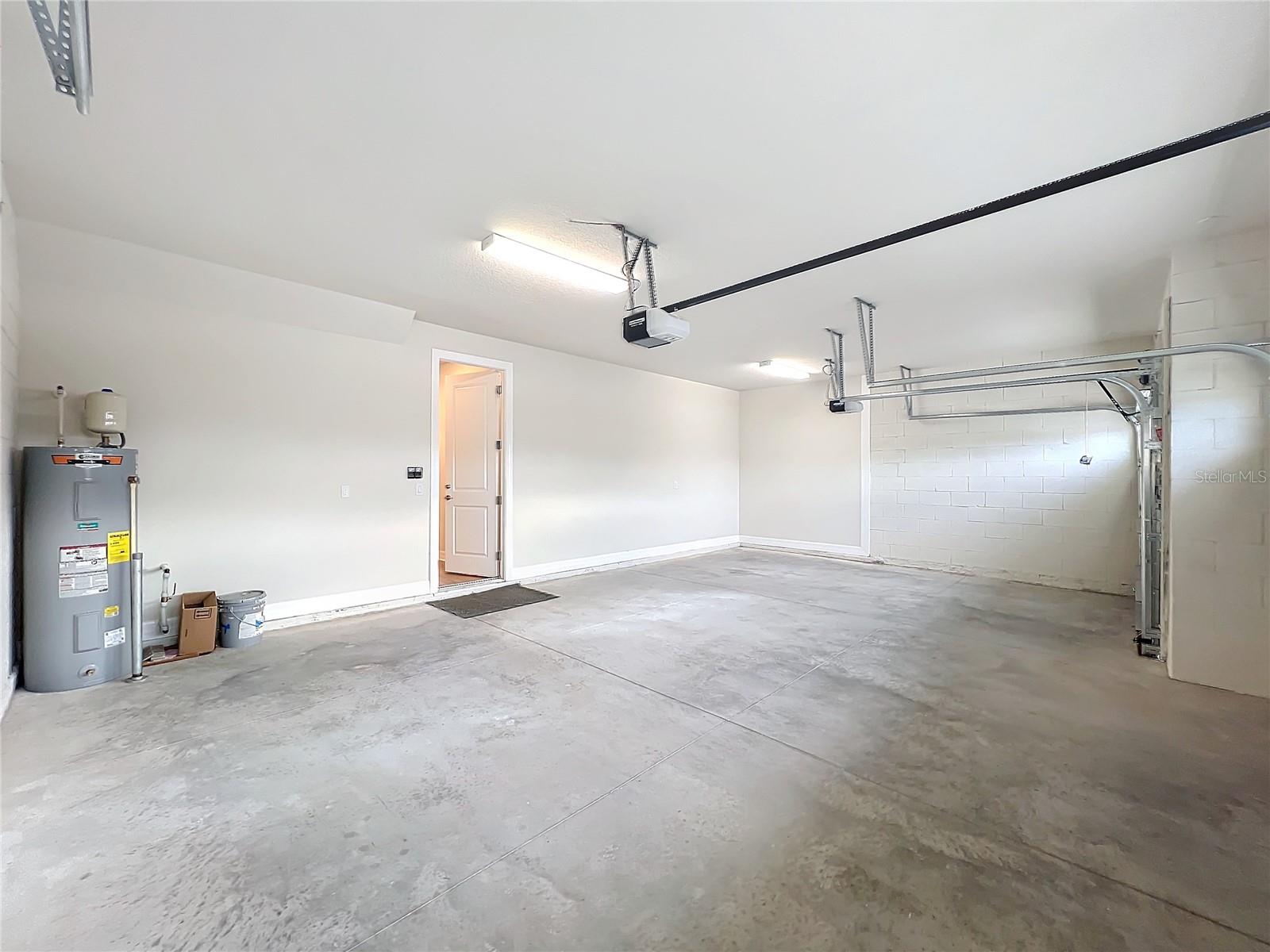 ESTS/LAKEVIEW PRESERVE - Residential Lease