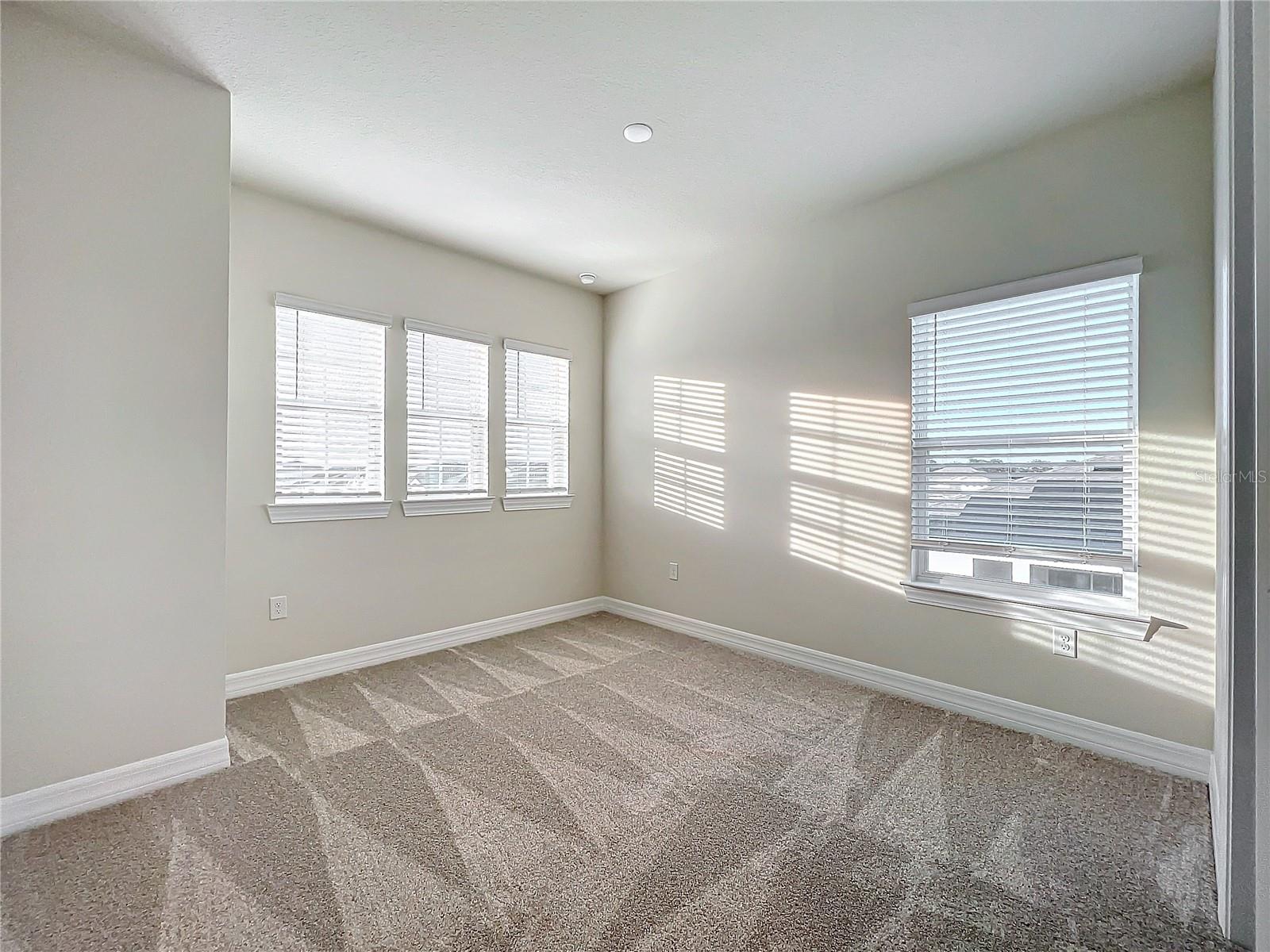 ESTS/LAKEVIEW PRESERVE - Residential Lease