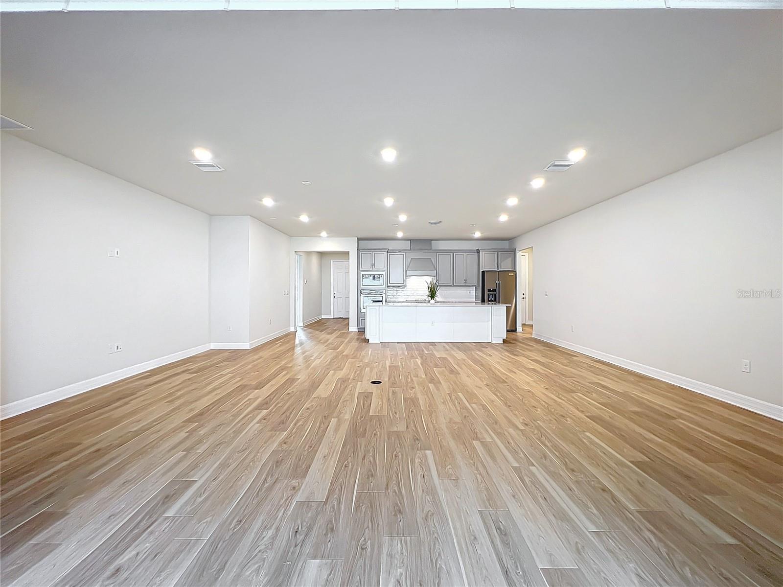 ESTS/LAKEVIEW PRESERVE - Residential Lease