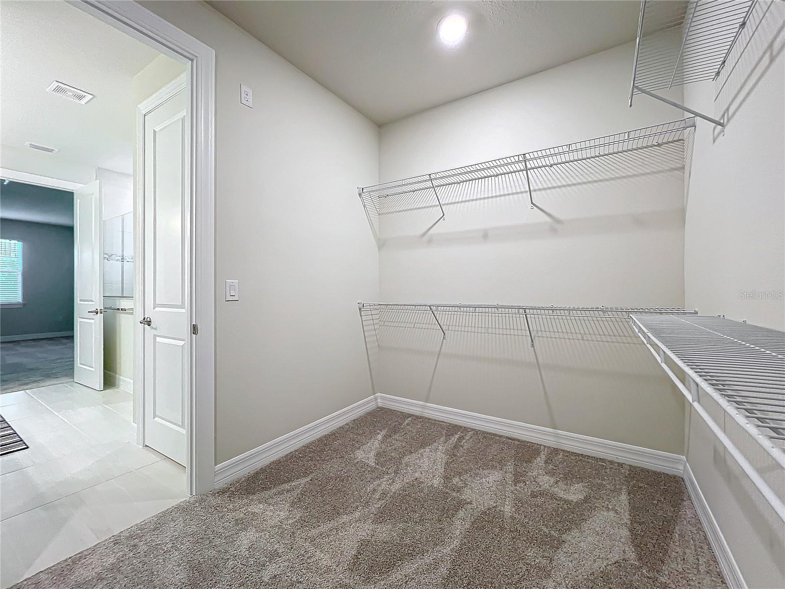 ESTS/LAKEVIEW PRESERVE - Residential Lease